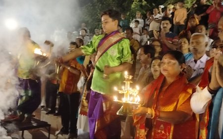 नवरात्रि में पतित पावनी मां यमुना जी की आरती का शुभारंभ मीरापुर के ककरहा पक्का घाट पर किया गया।