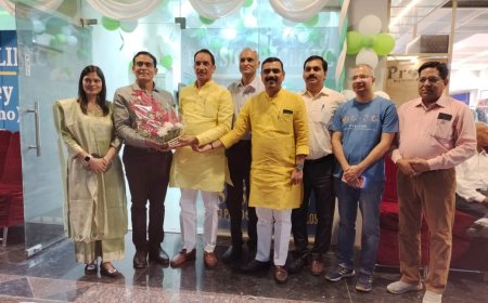 गोमती नगर एक्सटेंशन स्थित इंटास मॉल में सफल क्लिनिक एंड वैलनेस सेंटर का भव्य शुभारंभ