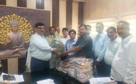 चकबंदी करता संघ के पदाधिकारियों  ने चकबंदी आयुक्त और संयुक्त चकबंदी आयुक्त से मिले