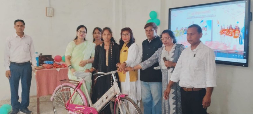 बाबा साहब की 134 वीं जयंती पर मेधावी बच्चों को किया गया सम्मानित
