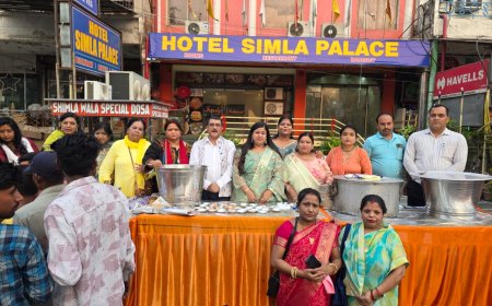 वैश्य समाज सेवा उत्तर प्रदेश के अध्यक्ष वरिष्ठ समाजसेवी राजेंद्र गुप्ता शिमला परिवार का जन्मदिन आज लाटूश रोड स्थित होटल शिमला पैलेस में बहुत ही धूमधाम मनाया गया।