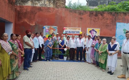 लखनऊ के चंद्रा बैंक्वेट हाल में वीर एकलव्य एजुकेशनल एंड सोशल वेलफेयर ट्रस्ट द्वारा प्रस्तावित वीर एकलव्य छात्रावास निर्माण