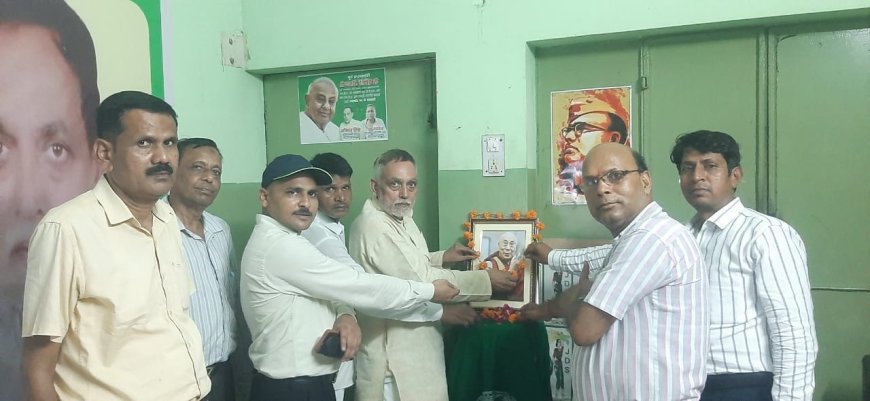 जनता दल सेक्युलर के प्रदेश कार्यालय मे मना दलाई लामा का 90 वाॅ जन्म दिवस