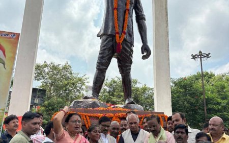 अमर शहीद ठा० गुलाब सिंह लोधी जी के बलिदान दिवस पर आयोजित "पुष्पांजलि" कार्यक्रम 