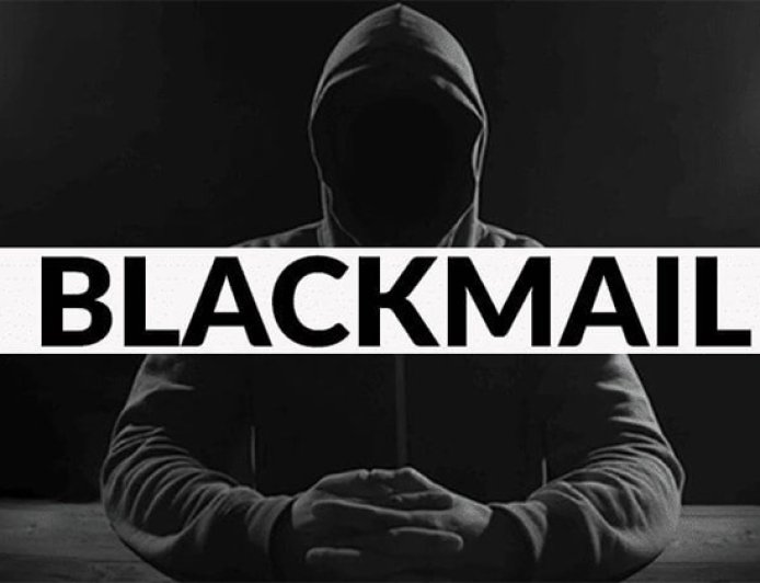 पत्रकारिता की आड में ब्लैकमेलिंग का धंधा