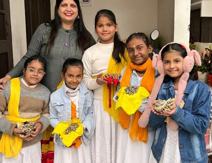 नटराज नृत्य कला केंद्र में बसंत पंचमी धूमधाम से मनाई गई